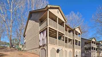 Apartment (0 Bedroom) | Interior