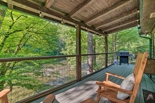 Crystal River Cabin w/ Scenic View & Fire Pit