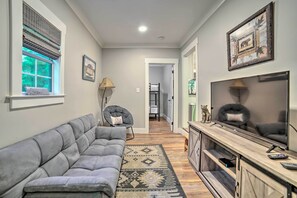 House (3 Bedrooms) | Interior - Crystal River Cabin w/ Scenic View & Fire Pit (Townsend)