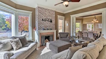 House (4 Bedrooms) | Front of property