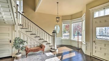 Hús (4 Bedrooms) | Að innan