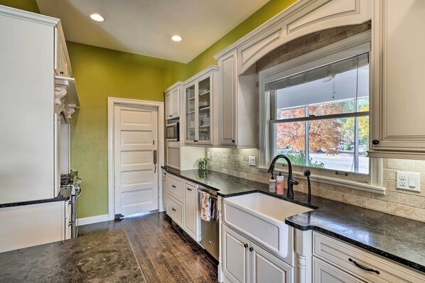 Rumah (4 Bedrooms) | Interior