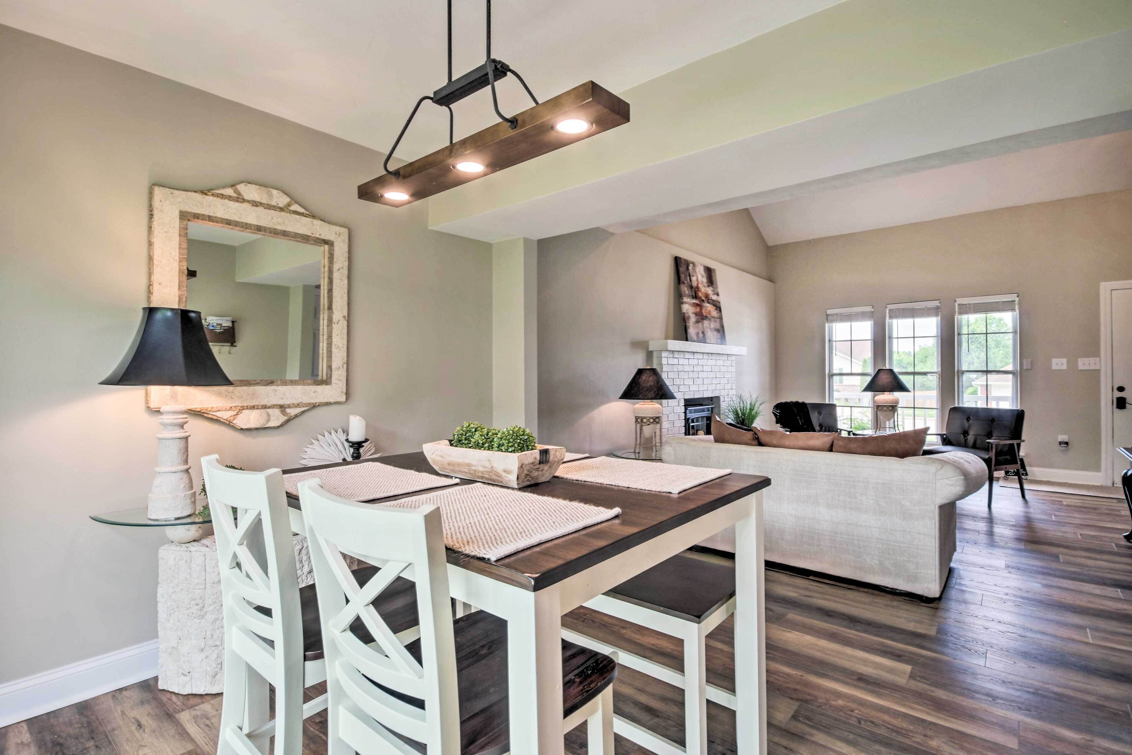 Stunning Townhome ~ 5 Mi to Dtwn Columbia!