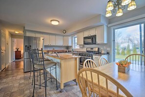 House (4 Bedrooms) | Interior - Spacious Home Near Bromley Mountain Ski Resort! (Manchester Center)