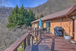 House (4 Bedrooms) | Interior - Scenic Pet-friendly House w/ Private Hot Tub! (Waynesville)