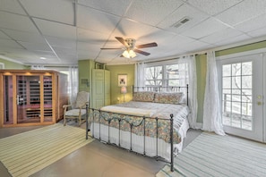 House (4 Bedrooms) | Interior - Scenic Pet-friendly House w/ Private Hot Tub! (Waynesville)