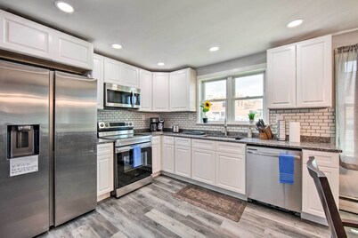 1 Mi to Hersheypark: Family Home w/ Game Room!