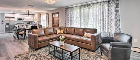 House (4 Bedrooms) | Front of property