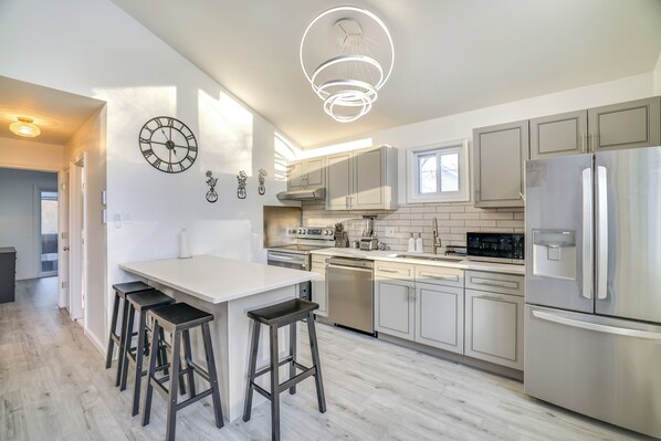 House (3 Bedrooms) | Interior