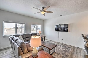 Interior - Nampa Townhome ~ 18 Mi to Downtown Boise! (Nampa)