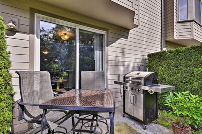 Modern Vancouver Townhome - Right on Main St!