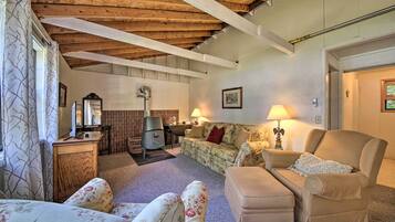 Cottage (2 Bedrooms) | Interior