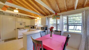 Mökki (2 Bedrooms) | Sisätilat