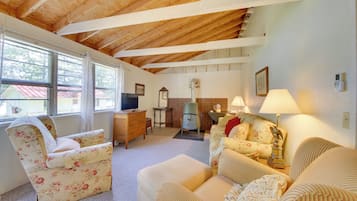 Cottage (2 Bedrooms) | Interior