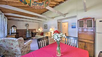 Cottage (2 Bedrooms) | Interior