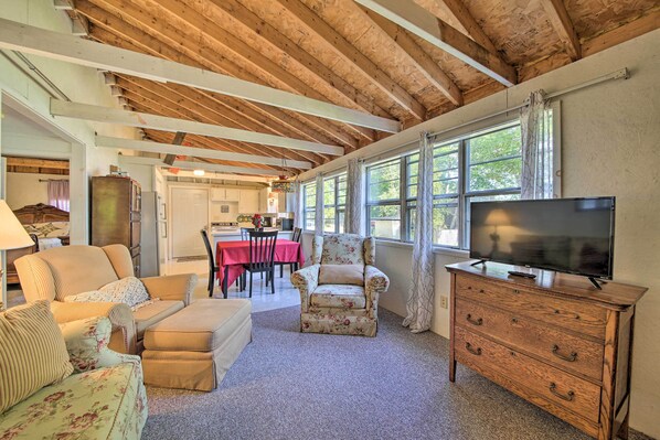 Cottage (2 Bedrooms) | Front of property