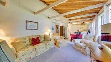 Cottage (2 Bedrooms) | Interior