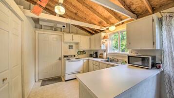 Cottage (2 Bedrooms) | Interior