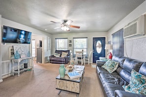 Interior - Lakefront Home w/ Swim Dock in Hot Springs (Hot Springs)