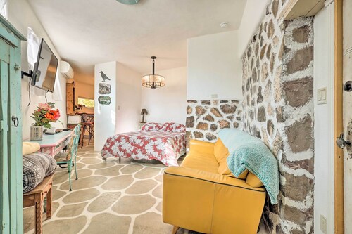 Quirky Santa Cruz Studio w/ Shared Courtyard!