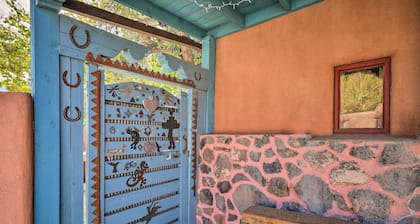 Quirky Santa Cruz Studio w/ Shared Courtyard!