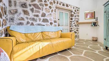 Apartment (0 Bedroom) | Interior