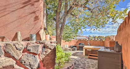 Quirky Santa Cruz Studio w/ Shared Courtyard!