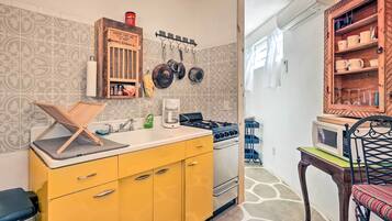 Apartment (0 Bedroom) | Interior