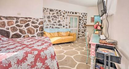 Quirky Santa Cruz Studio w/ Shared Courtyard!