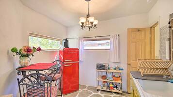 Apartment (0 Bedroom) | Interior