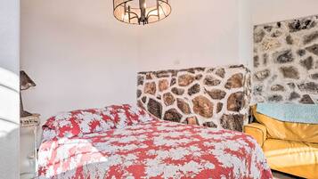 Apartment (0 Bedroom) | Interior