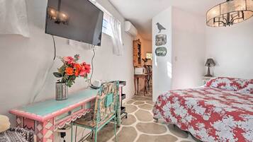 Apartment (0 Bedroom) | Interior