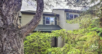 Lake Placid Gem w/ Patio & Views < 1 Mi to Beach!