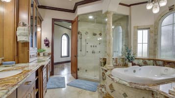 Villa (5 Bedrooms) | Interior