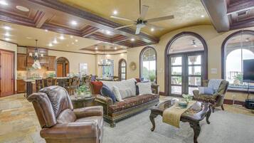 Villa (5 Bedrooms) | Interior