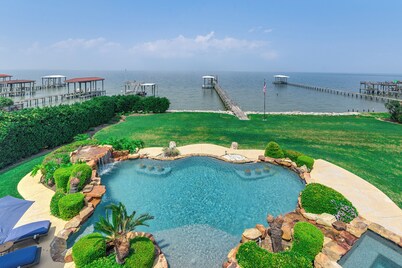 Private Dock + Pier: Luxe Villa on Galveston Bay!