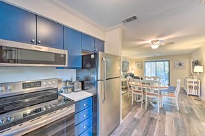 Apartment (2 Bedrooms) | Interior - 2 Pools + Hot Tub: Hilton Head Island Condo! (Hilton Head Island)
