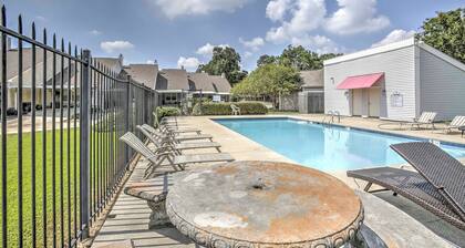 Baton Rouge Townhome w/ Pool Access - 7 Mi to Lsu!