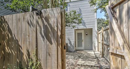 Baton Rouge Townhome w/ Pool Access - 7 Mi to Lsu!