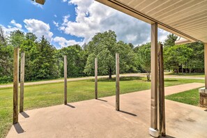 Property grounds - Cozy Cottage < 1 Mile From Kindred Barn! (Alma)