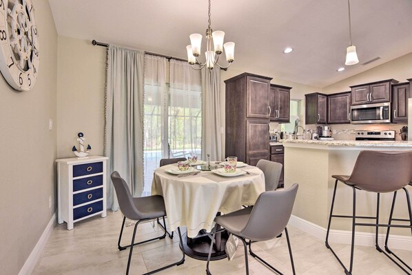 House (3 Bedrooms) | Interior
