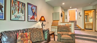 Killington Condo w/ Spa ~ 3 Miles to Ski Resort!