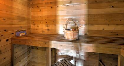 Ashland Cabin on 170 Acres w/ Mtn Views & Sauna!