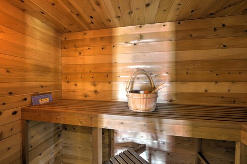 Ashland Cabin on 170 Acres w/ Mtn Views & Sauna!