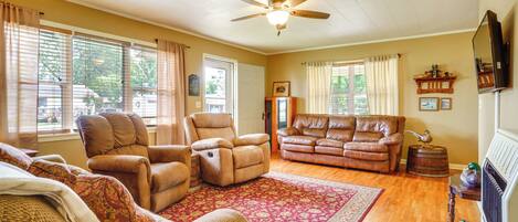 House (2 Bedrooms) | Front of property