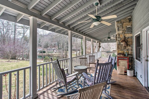 House (3 Bedrooms) | Interior - Blue Ridge Mountain Escape ~ 8 Mi to Chimney Rock (Gerton)