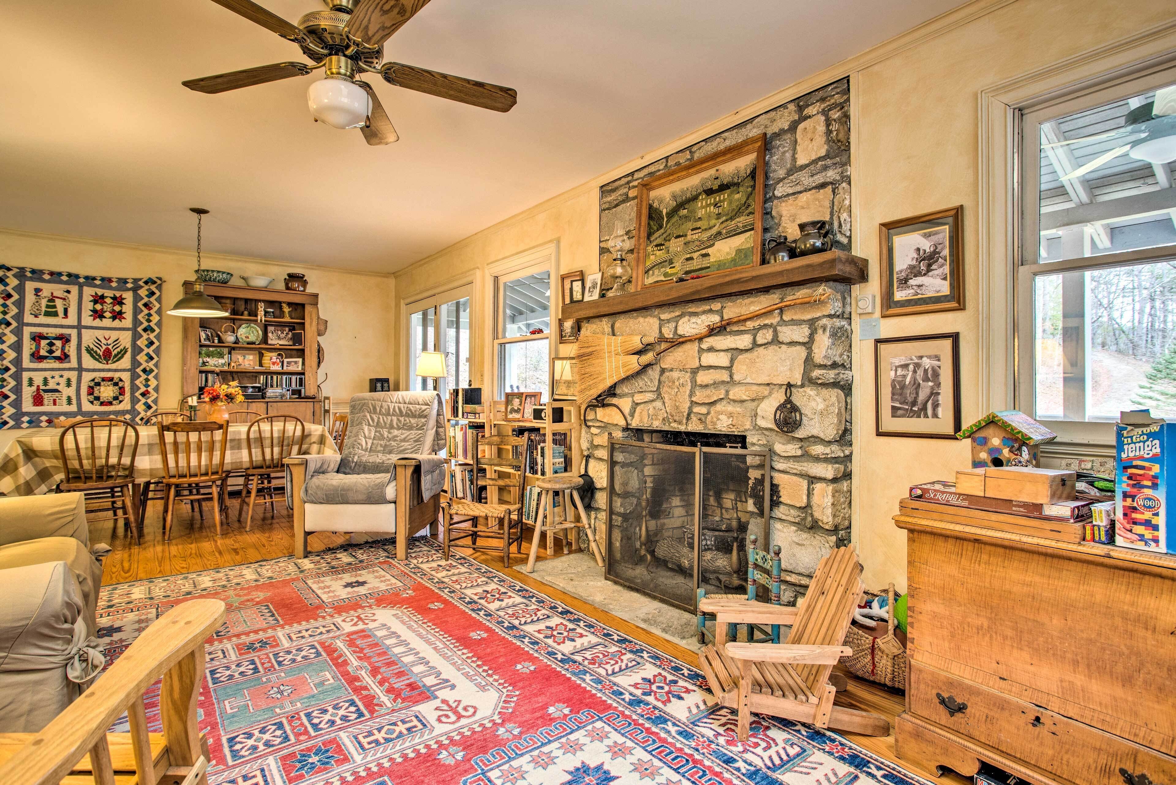 Blue Ridge Mtn Escape BTW Asheville & Chimney Rock