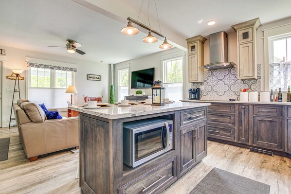 House (3 Bedrooms) | Interior - Lavish House w/ Patio - 2 Blocks to Green Lake! (Green Lake)