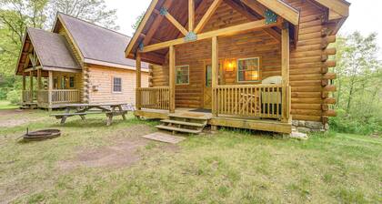 Fire Pit & Porch: Warm & Woodsy Rothbury Escape!