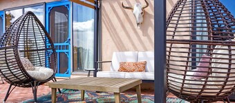 Santa Fe Desert Adobe Retreat - Mountain Views